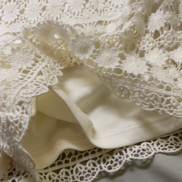 Forever 21 Lace Overlay Shorts Size Small - Picture 10 of 12